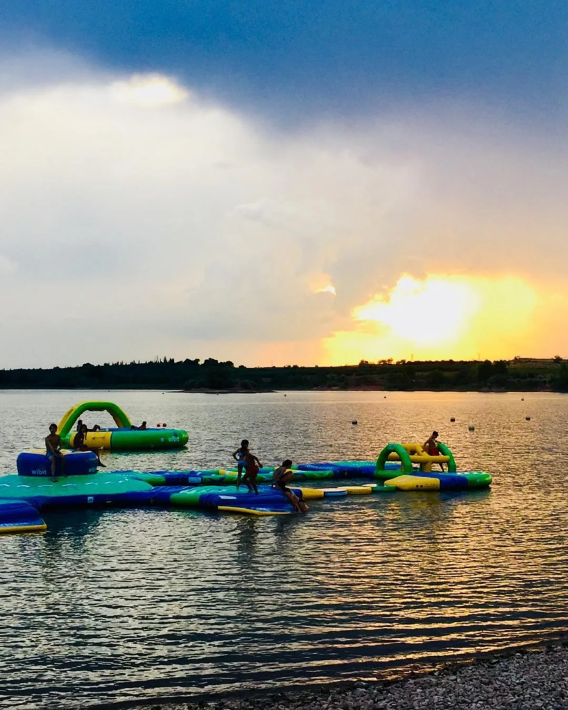 nautical activitiy for kids at Lac de Jouarre around paraza